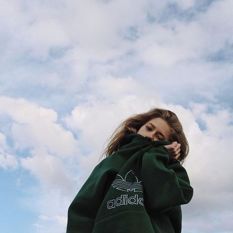 natalie lynn (@heyyxnatalie) • Instagram photos and videos Hoodie Poses Instagram At Home, Natalie Lynn, Hoddies Outfits, Hoody Outfits, Men Fashion 2020, Hoodies Aesthetic, Green Adidas, Self Portrait Photography, Self Portrait Poses