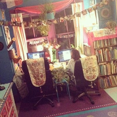 Radical unschooler shares beautiful photos of her Bohemian inspired home! LOVE IT Start A Homestead, Educational Philosophy, Philosophy Of Education, Homeschool Kids, Survival Shelter, Family Learning, Unschooling, Grow Together, Eclectic Home