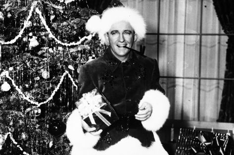 'White Christmas' at 75: A Snapshot of the Most Successful Song In Music History White Christmas Movie, Bing Crosby, Old Fashioned Christmas, Christmas Past, Christmas Song, Christmas Music, Vintage Hollywood, Vintage Holiday, Vintage Movies