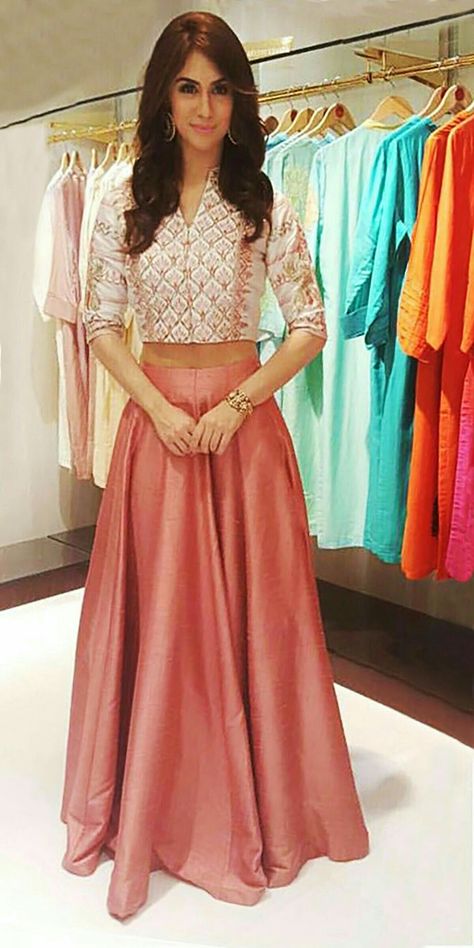 Crop top Skirt And Crop Top, Indian Skirt, Fashion Teenage Girls, Lehenga Designs, Indian Attire, Indian Outfit, Indian Designer Wear, Western Dresses, Indian Bridal