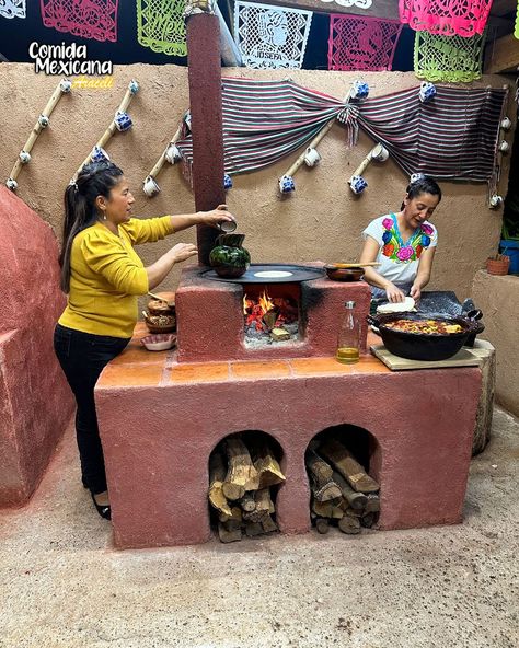 Outdoor Mexican Kitchen, Patio Mexicano, Mexican Outdoor Kitchen, Hacienda Style Kitchen, Western Ideas, Hispanic Kitchen, Outdoor Bbq Kitchen, Future Garden, Mexican Kitchens