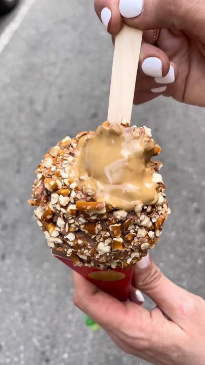 It’s a lovely day when when you can have oat milk ice cream🤤😋 #foodt... | whipped ice cream nyc | TikTok Oat Milk Ice Cream, Ice Cream Nyc, Nyc Ice Cream, Christmas Nyc, Milk Ice Cream, Food T, Oat Milk, Lovely Day, Oats