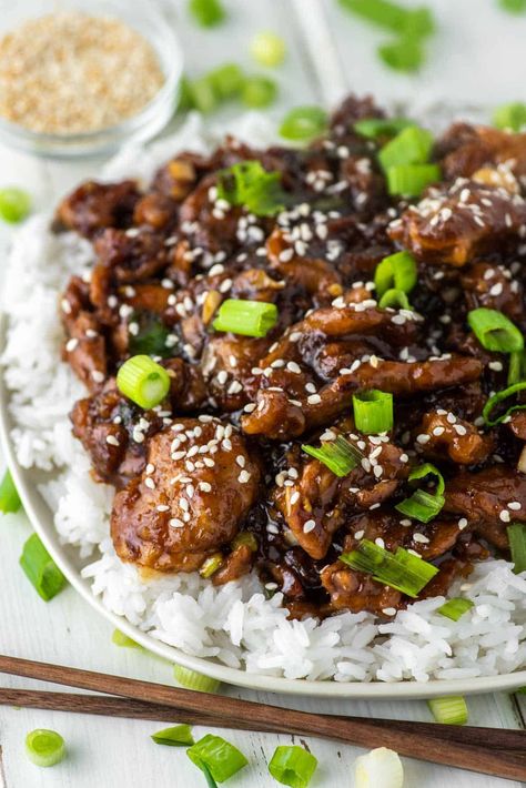 This Mongolian pork recipe takes an old favorite but uses thinly sliced pork instead of beef that is tossed in a sweet soy garlic ginger sauce. #mongolianpork #chineserecipe #pork #quickandeasy | chiselandfork.com Pork And Mushroom Recipes Chinese, Asian Inspired Pork Recipes, Mongolian Pork Stir Fry, Mongolian Pork Tenderloin, Pork Recipes For Dinner Asian, Asian Recipes Pork, Asian Pork Recipes Chinese Food, Pork Loin Asian Recipes, Chinese Pork Loin Recipes