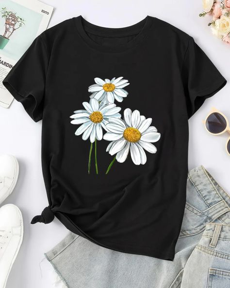 Flower Graphic Short Sleeve Top T-Shirt #luxyxo Flower Graphic, Sport T-shirts, Trendy Shorts, Top T Shirt, Daisy Print, Summer Tee, Casual Everyday, Womens Activewear, Sport T Shirt