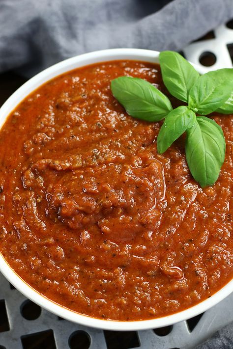 Napolitana Sauce (Neapolitan Sauce) recipe is an authentically made sauce from Naples Italy. Because of the slow cooking, this sauce creates a deep rich tomato flavor with sweet undertones that is delicious on pasta, pizza, meatballs, etc.  #NeapolitanSauce #NeapolitanPizzaSauce #NeapolitanPastaSauce https://www.thefedupfoodie.com Neapolitan Sauce Recipe, Pasta Napolitana, Napolitana Sauce, Marinara Recipe, Traditional Italian Dishes, Pizza Sauce Recipe, Recipes Authentic, Italian Sauce, Cooking Tomatoes