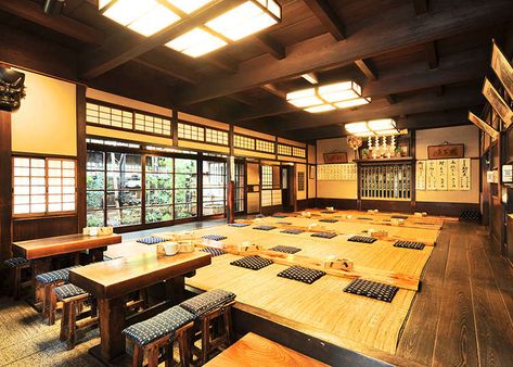 Traditional Japanese Restaurant, Japanese Dining, Sensoji Temple, Japan Travel Guide, Japan Shop, Japanese Dishes, Dining Hall, Style Japanese, Japanese Restaurant