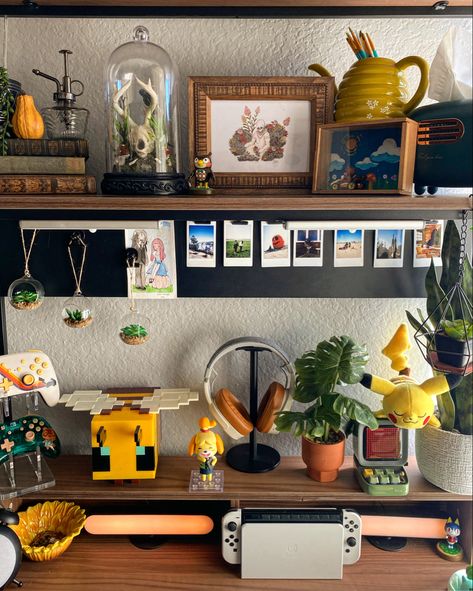 Cute Gaming Desk Ideas, Nerdy Desk Decor, Gaming Setup Pokemon, Pokemon Apartment, Pokemon Bedroom Aesthetic, Diy Gaming Setup, Pokemon Desk Setup, Eclectic Desk Decor, Orange Desk Setup