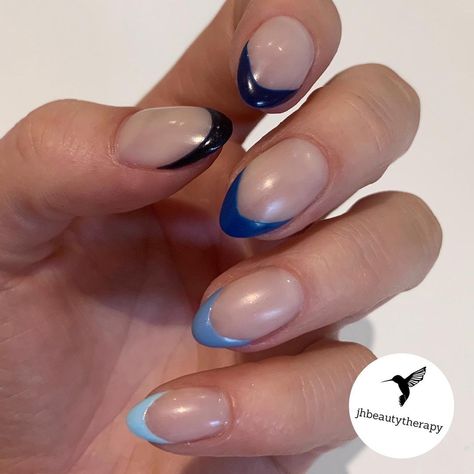 Classy Nails Short Winter, Gradient French Nails, Classy Nails Short, Classy Nail Art, Classy Christmas, Tip Nails, Blue Gradient, Classy Nails, Nails Short