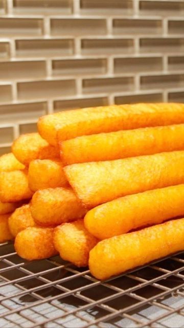 Cheesy Crispy Potato Sticks, Potato Cheese Sticks Recipe, Potato Cheese Sticks, Potato Sticks Recipes, Crispy Potato Sticks, Cheese Fingers, Potato Stick, Fried Cheese Sticks, Cheese Sticks Recipe