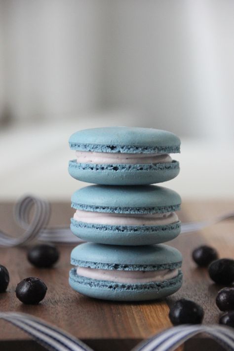 Macarons Flavors, Cheesecake Macarons, Blue Macarons, Le Macaron, Macaron Flavors, Blueberry Cheesecake, French Macarons, Cake Inspiration, Sacramento