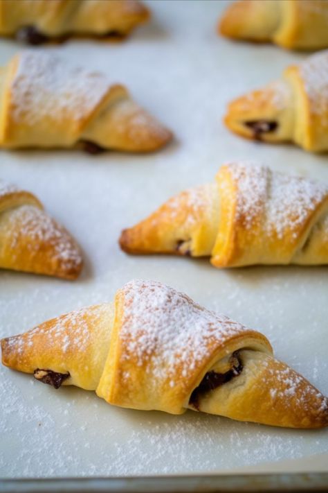 Easy 3-Ingredient Chocolate Crescents: A Decadent Delight – Easy Instant Recipes Crescent Rolls With Chocolate Chips, Chocolate Cresent Rolls Pillsbury, Homemade Chocolate Croissant Recipes, Crest Rolls Recipes, Chocolate Crescent Roll Recipes, S’mores Chocolate Rolls, Chocolate Chip Crescent Rolls, Easy Chocolate Croissants, Easy Pastry Recipes 3 Ingredients