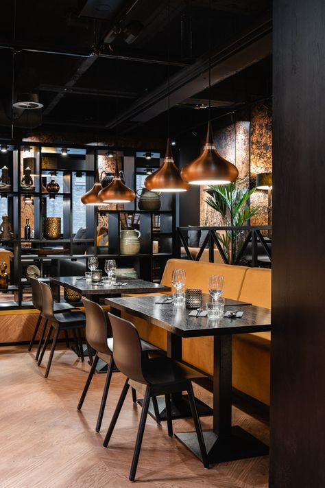 Modern Asian Restaurant Design, Asian Bistro Interior, Pan Asian Restaurant Design, Asian Restaurant Interior Design, Contemporary Japanese Restaurant, Asian Restaurant Design, Pan Asian Restaurant Interior, Asian Food Restaurant Interior, Gold Interior Design