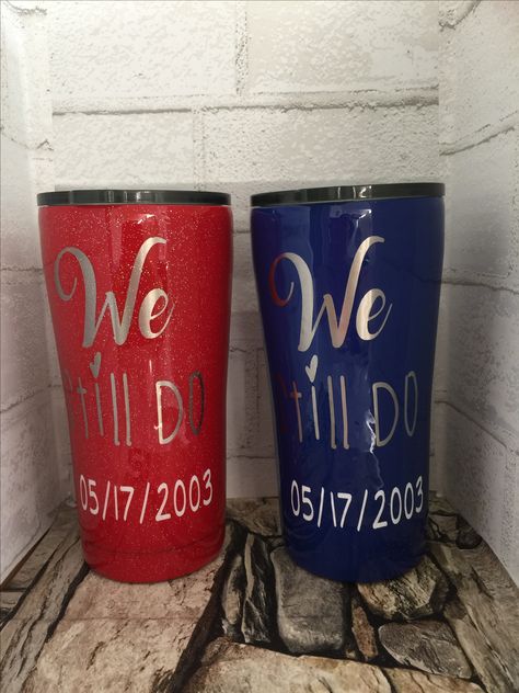 His And Hers Tumblers, Couple Cups Ideas, His And Her Tumbler Cups, Couples Tumbler Ideas, Couple Tumbler Cups, Football Couples, Yeti Cup, Cricut Projects, Tumbler