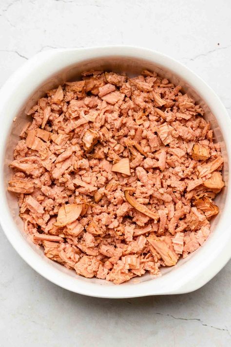 Vegan 'Salmon' Flakes - Okonomi Kitchen Vegan Salmon Recipe, Vegan Salmon, Sashimi Bowl, Okonomi Kitchen, Flake Recipes, Sushi Bowls, Vegetarian Oyster Sauce, Vegan Stir Fry, Flaked Salmon