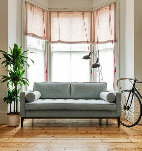 Bay Window Decor, Bay Window Benches, Bay Window Curtains, Circular Dining Table, Window Benches, Free Furniture, Neutral Interiors, Sofa Colors, Scandinavian Home