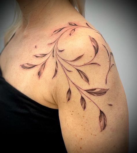 Greenery Shoulder Tattoo, Greenery Tattoos For Women, Greenery Tattoos, Tattoo Ideas Shoulder, Blade Tattoo, Shoulder Blade Tattoo, Tasteful Tattoos, Shoulder Tattoo, Leaf Tattoos