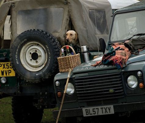 .looks like land rover weekend!!!!!! Defender Td5, British Aesthetic, English Estate, A Well Traveled Woman, Country Attire, British Country, Hunt Scene, Land Rover Models, Land Rover Freelander