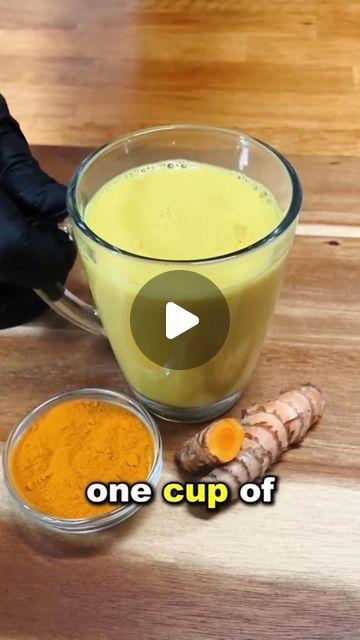 Golden Milk Recipe, 21 Day Detox, Turmeric Milk, Smoothie Diet Plans, Golden Milk, Meal Replacement Smoothies, Flat Tummy, Healthy Eating Habits, Detox Smoothie