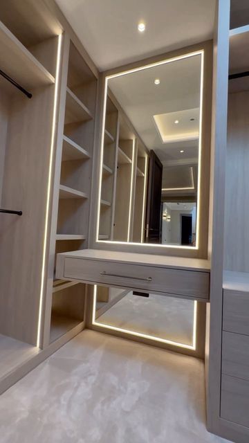 Walkin Closets Design, Dressing Table Ideas, Modern Dressing Table, Walking Closet, Dream Closet Design, Closet Design Layout, Latest Living Room Designs, Luxury Closets Design, Latest House Designs