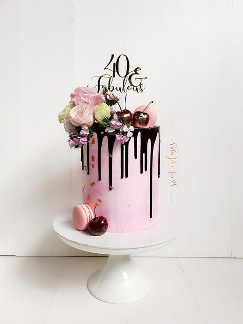 Chocolate Drip Cake With Flowers, Best Barbecue Sauce, Chocolate Cherry Cake, Macaron Cake, Chocolate Drip Cake, Flower Cakes, Ombre Cake, Beautiful Birthday Cakes, Chocolate Drip