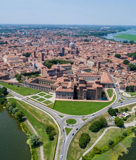 Visit Mantua: Tourist Information & What to do - Italia.it Mantua Italy, Tourist Information, Things To Do, Italy, Places To Visit