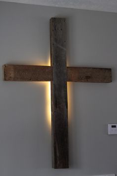 Diy Crucifix Ideas, Connie Aesthetic, Wood Crosses Ideas, Attend Church, Wood Wall Cross, Prayer Garden, Rustic Cross, Barn Wood Projects, Wooden Crosses