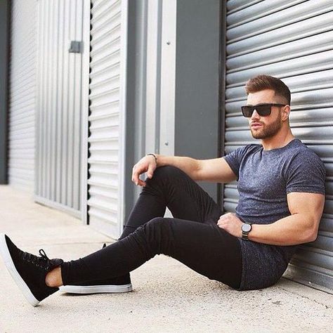 Simple casual Look Tshirt, Street Style Vintage, Style Masculin, Herren Outfit, Men Street, Trendy Sneakers, Sneakers Outfit, Mens Casual Outfits, Komplette Outfits