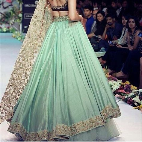 Love the color! C Green Color Combination Suit, Black Choli, Mint Green Lehenga, Lehenga Black, Wedding Lengha, Green Color Combination, Green Lehenga, Desi Clothes, Ghagra Choli