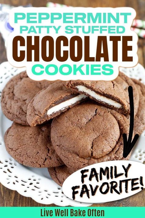 Stuffed Chocolate Cookies, Live Well Bake Often, Cookies Stuffed, Peppermint Recipes, Yummy Christmas Treats, Best Christmas Desserts, Peppermint Patty, Popular Desserts, Peppermint Cookies