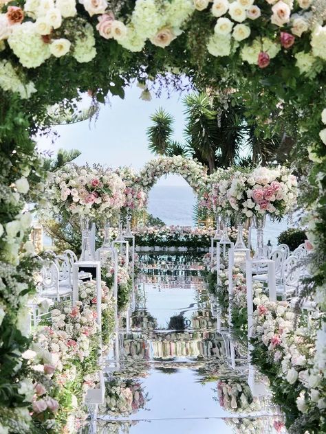 Mirrored Aisle, Wedding Processional, Aisle Decorations, Aisle Runner Wedding, Wedding Aisle Decorations, Turquoise Wedding, Future Wedding Plans, Aisle Decor, Glam Wedding