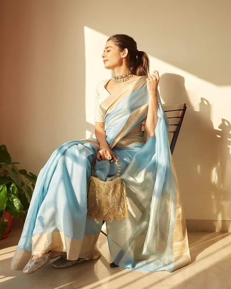 Mithila Palkar Saree, Light Blue Silk Saree, Sleek Low Ponytail, Draped Sarees, Old School Love, Unique Sarees, Ethnic Trends, Mithila Palkar, Saree Styling