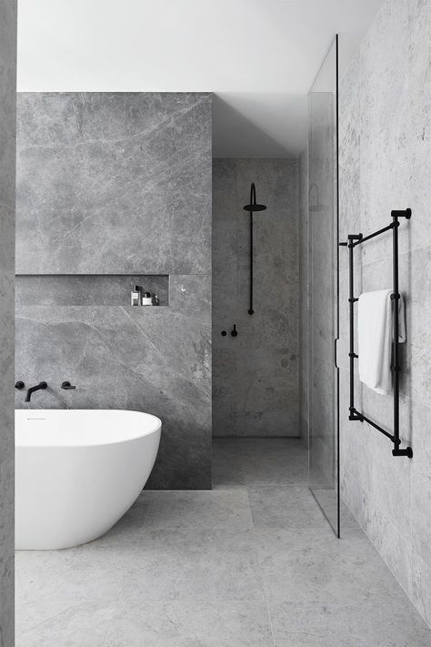 Drømme Bad, Black Bathroom Taps, Stone Tile Bathroom, Bad Inspiration, Bathroom Goals, Bathroom Tile Designs, Bathroom Taps, Trendy Bathroom, Minimalist Bathroom