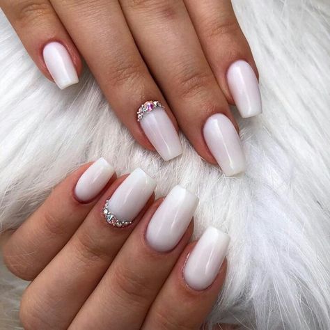 Classic Nails Acrylic Classy Simple, Nails White Diamonds, White Gel Extension Nails, Short Milky White Nails With Rhinestones, Milky White Nails Acrylic Design, White Nails With Rhinestones, White Gel Nails, White Glitter Nails, Summer Gel Nails