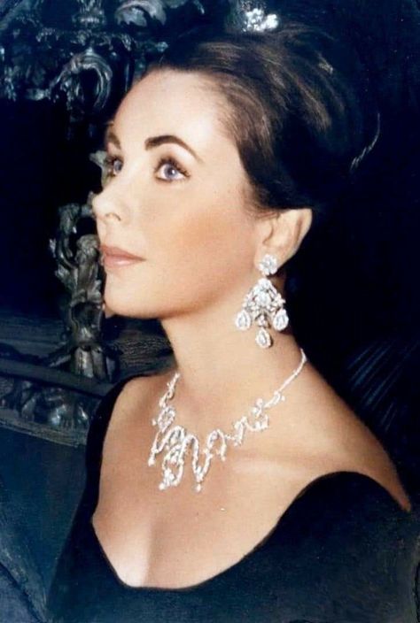 Young Elizabeth Taylor, Elizabeth Taylor Quotes, Elizabeth Taylor Diamond, Taylor Quotes, Elizabeth Taylor Jewelry, Marilyn Monroe Portrait, Richard Burton, Liz Taylor, Alicia Silverstone