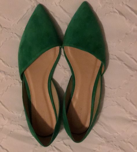 Emerald Green Shoes Flats, Green Flats Outfit, Irish Fashion Women, Girls Weakness, Most Comfortable Ballet Flats, Emerald Shoes, Nature Fairy, Comfortable Ballet Flats, Irish Fashion