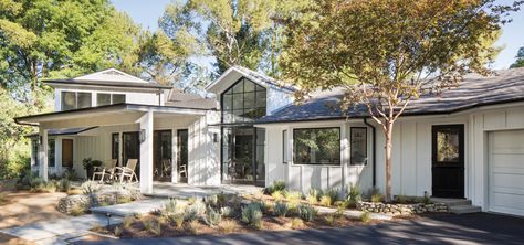 Peek Inside the Stunning Fryman Canyon Home of Oscar-Winning Producer Grant Heslov - Ventura Blvd Farmhouse Home Design, Faux Grass, Filament Bulb Lighting, Jacuzzi Outdoor, Interior Design Company, Exterior Siding, Farmhouse Homes, Interior Design Companies, Ceiling Height