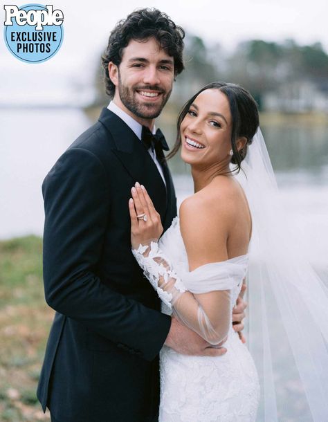 U.S. Women's Soccer Player Mallory Pugh Marries MLB's Dansby Swanson Mal Pugh, Mallory Swanson, Sports Wife, Mallory Pugh, Football Couples, Dansby Swanson, White Wisteria, Enchanted Forest Wedding, Wedding After Party