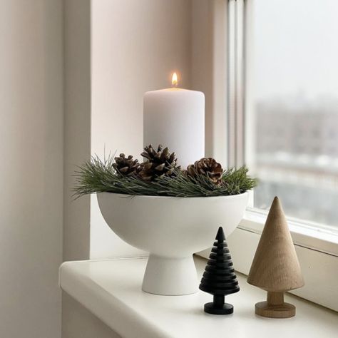 White Pedestal Bowl Look for Less - State of Steals | Room by Romy Tpunkt Black Christmas Decorations, Christmas Entry, White Pedestal, Minimalist Christmas Decor, Christmas Bowl, Neutral Christmas Decor, Christmas Table Centerpieces, Centerpiece Table, Modern Christmas Decor