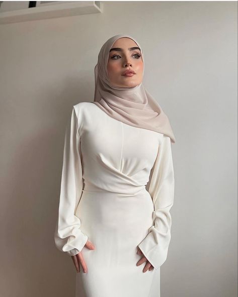 Graduation Dress University Hijab, Graduation Outfit Ideas University Hijab, Outfit Ideas Church, Graduation Dress University, Graduation Outfit Ideas University, Brown Dresses Outfit, Graduation Outfits For Women, Preppy Summer Dress, Dress Muslim Modern