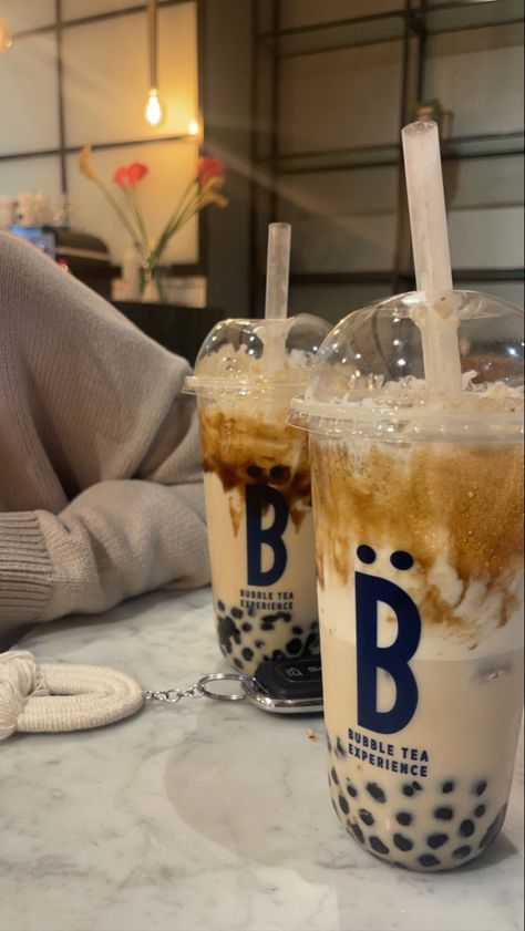 Bubble Tea Flavors, Iced Drinks Recipes, Tea Aesthetic, Bubble Tea Boba, Boba Drink, Bubble Milk Tea, Sweet Drinks, Yummy Comfort Food, Starbucks Recipes