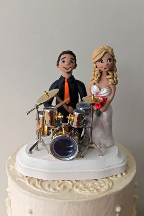 Customized Drummer Wedding Cake Topper Drum by CherryRedToppers, $225.00 Drummer Wedding, Drum Set Cake, Music Lovers Wedding, Guitar Wedding, Music Themed Cakes, Bride Cake Topper, Cake Structure, Music Themed Wedding, Brides Cake