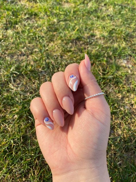 #nails #almond #almondnails #evileye #acrylic #acrylicnails Almond Nails Evil Eye, Nails Evil Eye, Ambre Nails, Short Coffin Nails Designs, Evil Eye Nails, Almond Acrylic, Hacks Beauty, Eye Nails, Damaged Nails