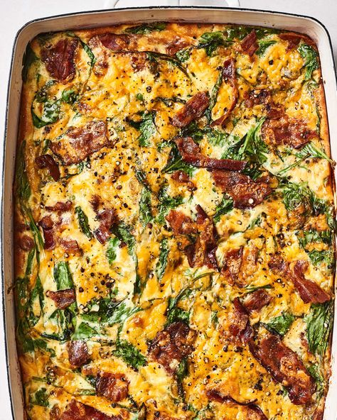 Easy Crustless Quiche Recipe Easy Crustless Quiche, Zucchini Tomato Casserole, Meatless Lunch, Filet Mignon Chorizo, Crustless Quiche Recipe, Egg Bake Casserole, Brunch Bites, Zucchini Casserole Recipes, Zucchini Tomato