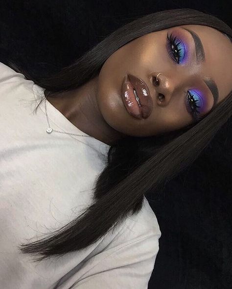 YouTube: Zakia Chanell  pinterest: elchocolategirl instagram: elchocolategirl 😍 Snapchat: elchocolategirl  (Subscribe & follow to me loves❤️) Purple And Blue Eyeshadow, Street Style Jeans, Black Women Makeup, Purple Eyeshadow, Blue Eyeshadow, Dark Skin Makeup, Looks Black, Without Makeup, Her Eyes