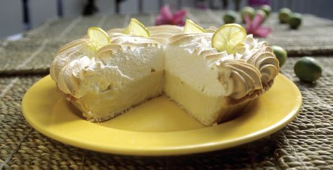 If anything is worth an extended drive south on U.S. 1, this is it. Blond Giraffe creates the pinnacle of key lime pie: heavenly peaks of meringue atop ... Award Winning Key Lime Pie Recipe, Key Lime Pie Recipe, Lime Pie Recipe, Keylime Pie Recipe, Gourmet Dinner, Lime Pie, Key Lime Pie, Classic Desserts, Key Lime