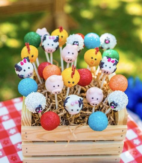 Farm Animal Cake Pops, Farm Animal Cake, Animal Cake Pops, Farm Animal Cakes, Farm Themed Party, Barnyard Birthday Party, Farm Theme Birthday, Farm Animal Party, Farm Baby Shower