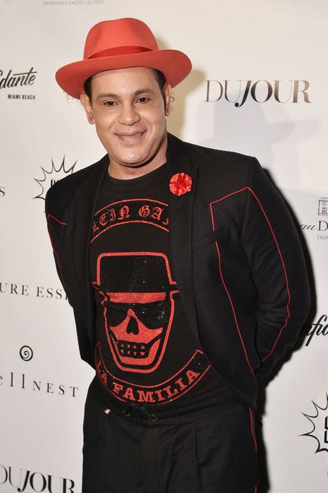 Sammy Sosa with his dramatically lighter skin Sammy Sosa, Columbus Georgia, Bleaching Cream, William Henry, He Doesnt Care, Lighter Skin, Chief Keef, Brown Skin, Puma Jacket