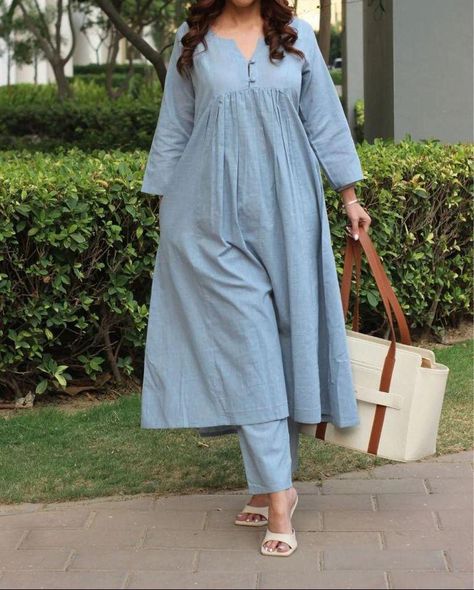 A Line Kurti Designs, Sewing Styles, Plain Kurti Designs, Pretty Dresses Casual, Simple Dress Casual, Simple Kurti, Desi Outfits, Trendy Outfits Indian, Angrakha Style