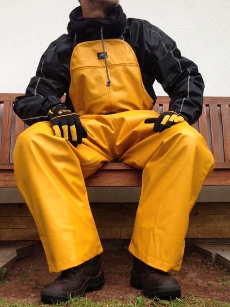 Rain Gear Mens, It Happened One Summer Aesthetic, Fisherman Outfit, Ranch Fashion, Fishing Fashion, Utility Fashion, It Happened One Summer, Gesture Poses, Lumberjack Style