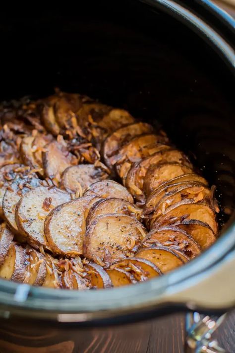 Slow Cooker Lipton Onion Potatoes - The Magical Slow Cooker Lipton Onion Potatoes, Slow Cooker Full Chicken, Potatoes Crockpot, Onion Potatoes, Magical Slow Cooker, The Magical Slow Cooker, Dessert Original, Slow Cooked Meals, Crock Pot Slow Cooker